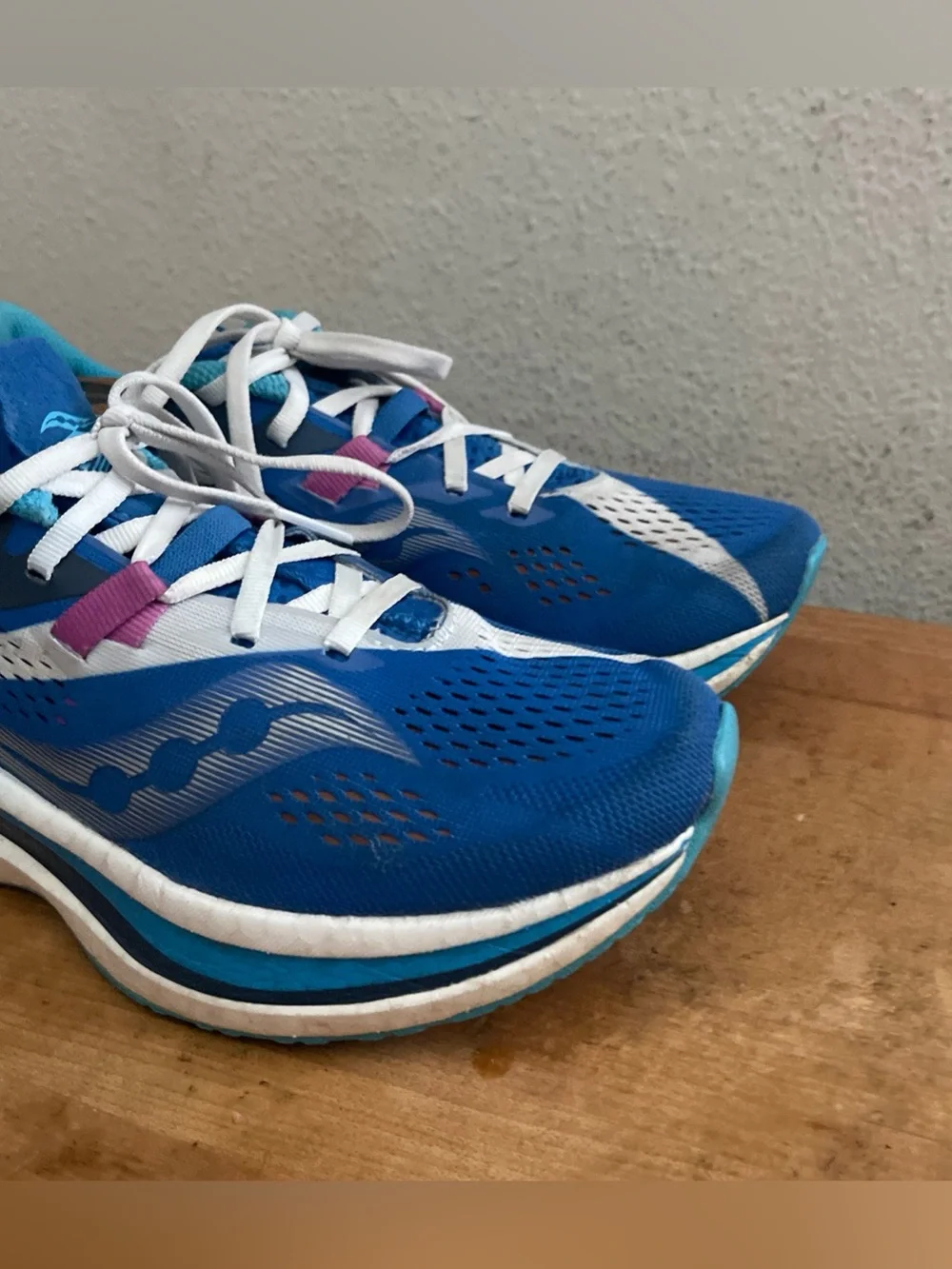 Saucony Women's S10687-30 Endorphin Pro 2 Running Sneaker Shoes Blue/White 8.5